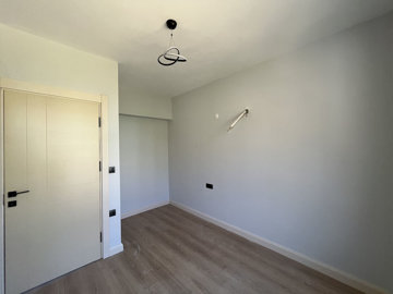 Interior 6