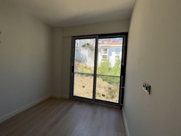 Interior 8