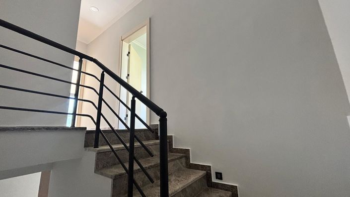 Image No.23-3 Bed Apartment for sale