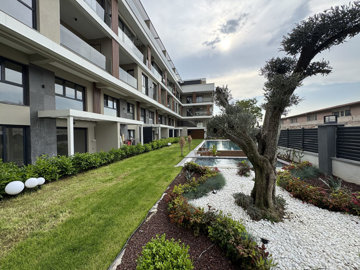 Exterior 3