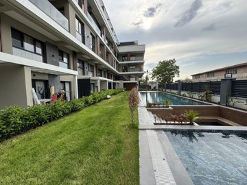 Exterior 4