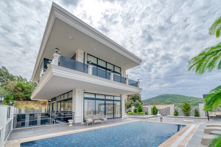 Image No.1-4 Bed House/Villa for sale