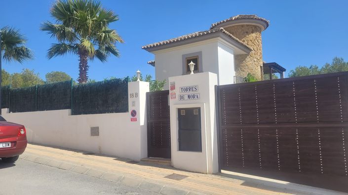 Image No.1-3 Bed House/Villa for sale