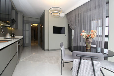 Interior 6