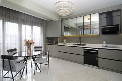 Interior 4