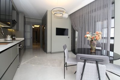 Interior 6