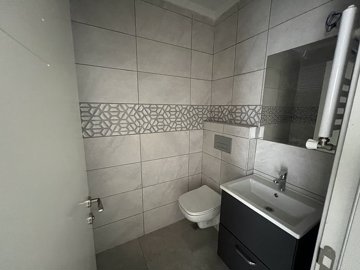 Interior 5