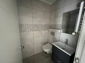Interior 5