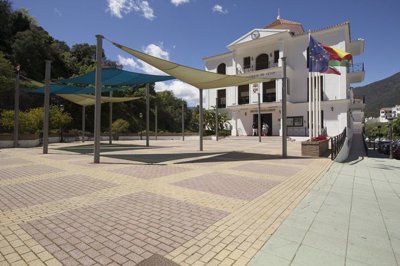 Exterior 12