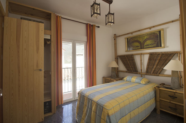 Image No.19-5 Bed Apartment for sale