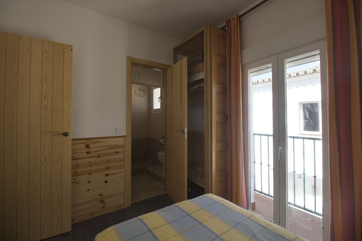 Image No.20-5 Bed Apartment for sale