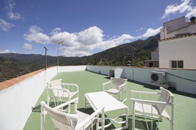 Exterior 3