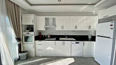 Interior 6