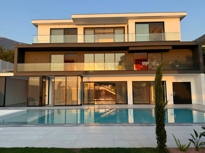 Image No.2-4 Bed House/Villa for sale