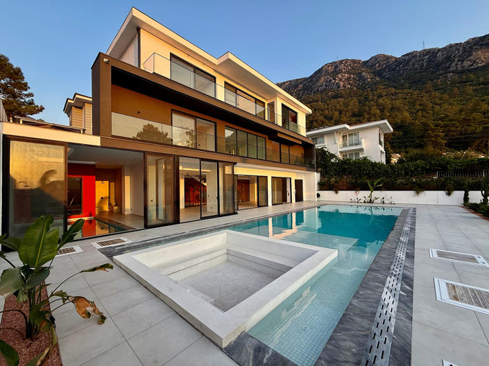 Image No.4-4 Bed House/Villa for sale