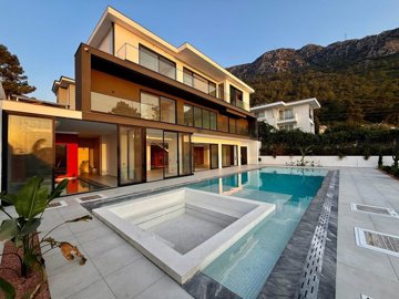 Exterior 4