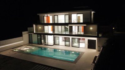 Exterior 6