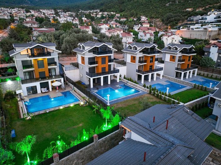 Image No.1-4 Bed House/Villa for sale