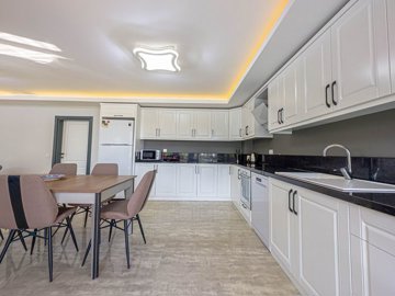 Interior 4
