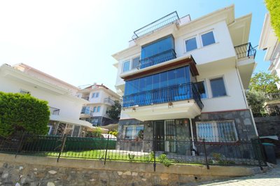 Exterior 3