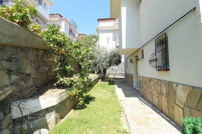 Exterior 8