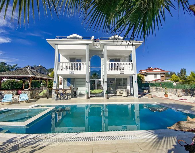 Image No.1-4 Bed House/Villa for sale