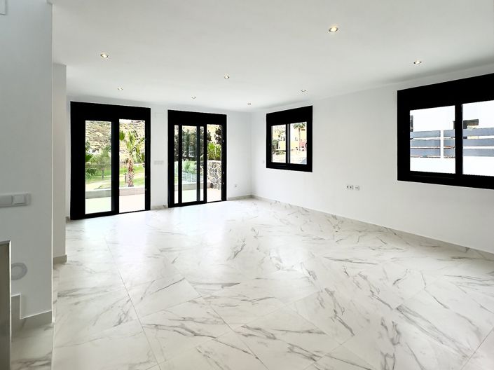 Image No.18-4 Bed House/Villa for sale