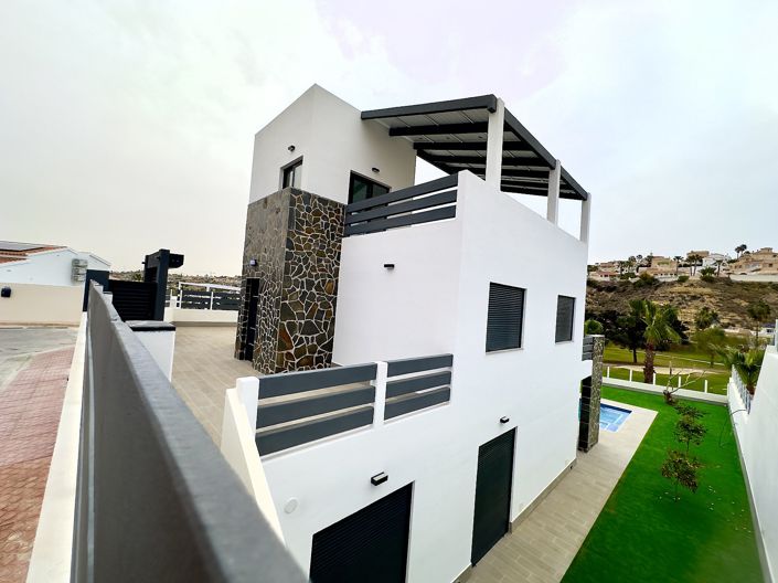 Image No.9-4 Bed House/Villa for sale