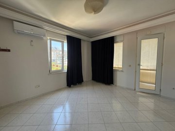 Interior 6