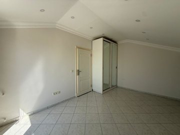 Interior 10