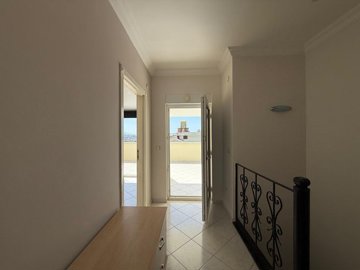 Interior 11