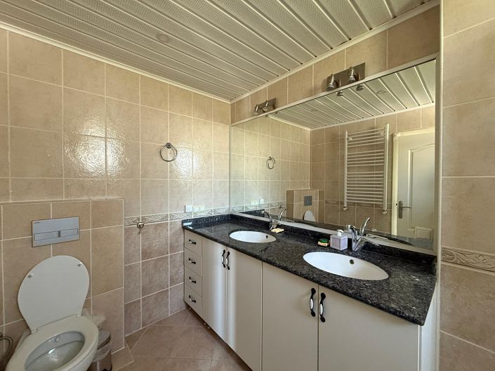 Image No.20-2 Bed Apartment for sale