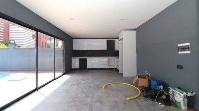 Exterior 9
