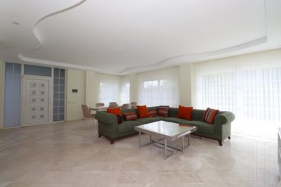 Interior 3