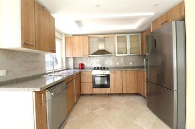 Interior 4