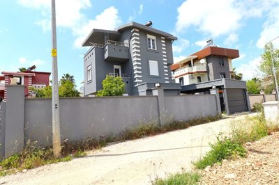 Exterior 4