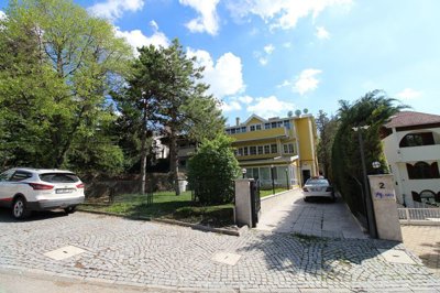 Exterior 3