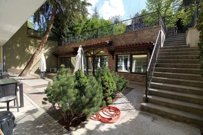 Exterior 9