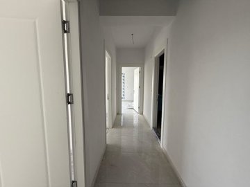 Interior 8
