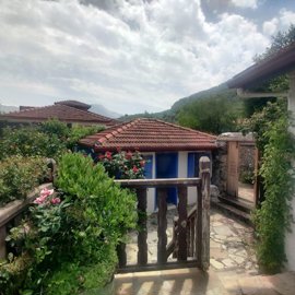 Exterior 11