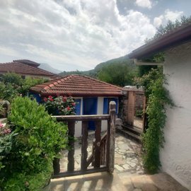Exterior 9