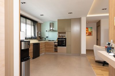 Interior 5