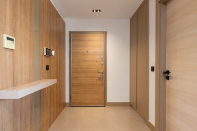 Interior 6