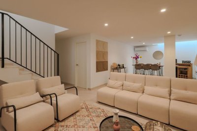 Interior 4