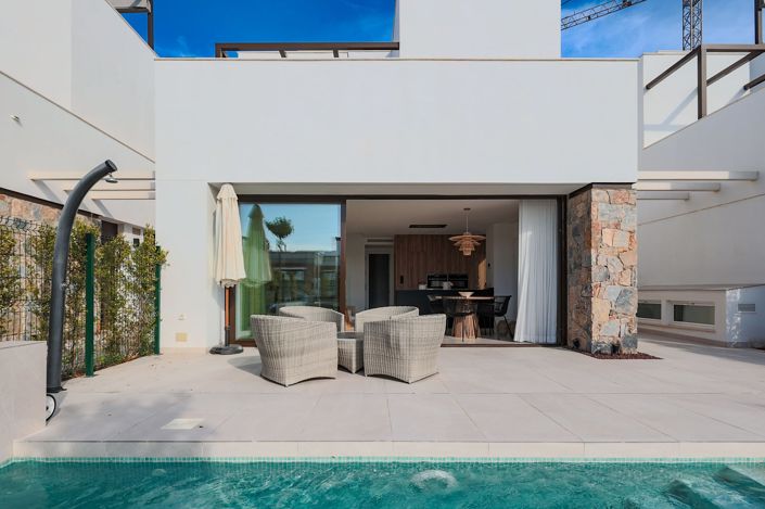 Image No.3-2 Bed House/Villa for sale