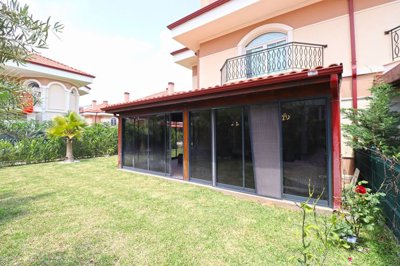 Exterior 10