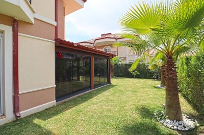 Exterior 8