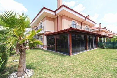 Exterior 9