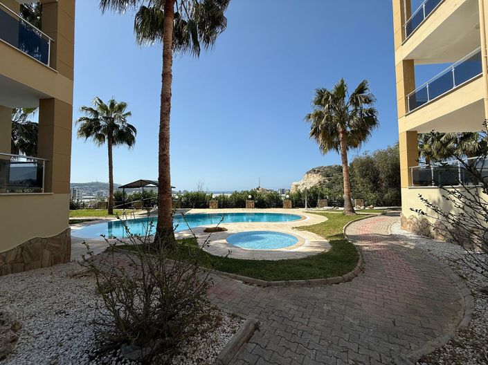 Image No.1-4 Bed Apartment for sale