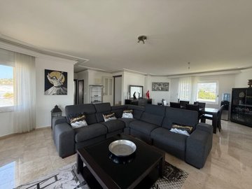 Interior 3